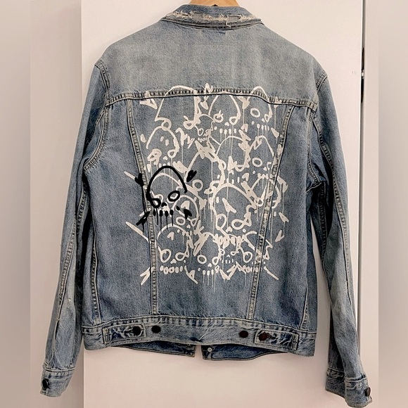 LEVI x SoulCycle LIMITED EDITION distressed jean jacket with skull graffiti - Picture 5 of 10